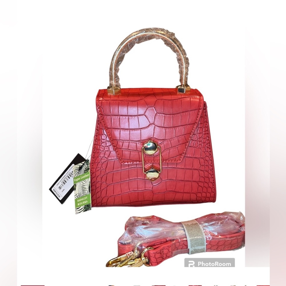 NEW w/o tags BADGLEY MISCHKA red  purse /bag